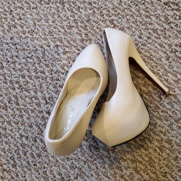 BEIGE PLATFORM RED BOTTOM INSPIRED STILETTOS - Picture 5 of 5